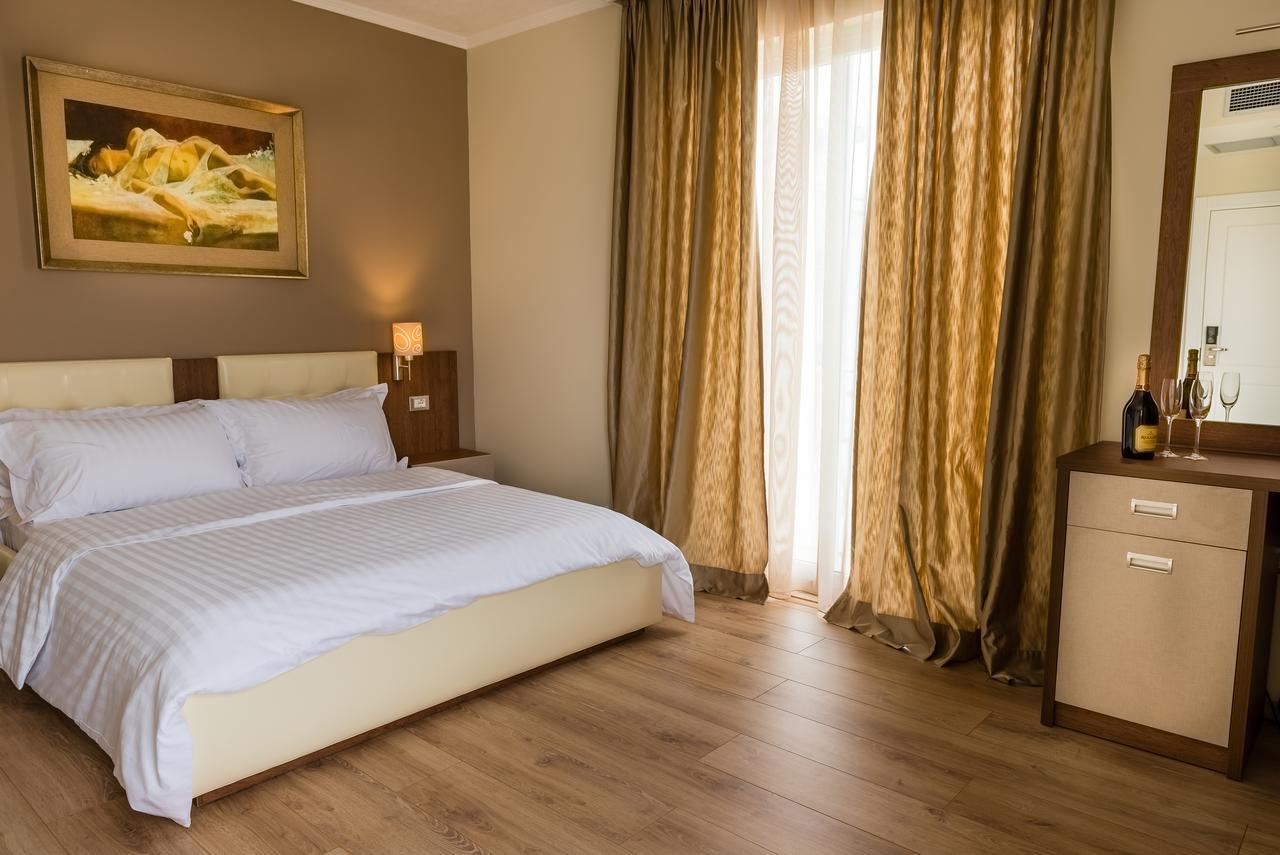 Keit Hotel Tirana Exterior foto