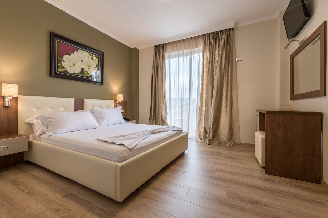 Keit Hotel Tirana Exterior foto