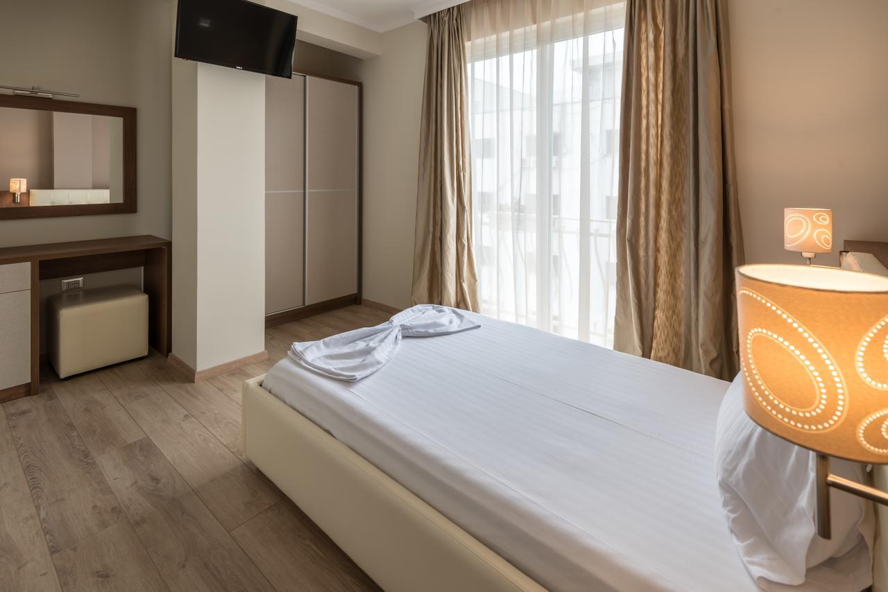 Keit Hotel Tirana Exterior foto