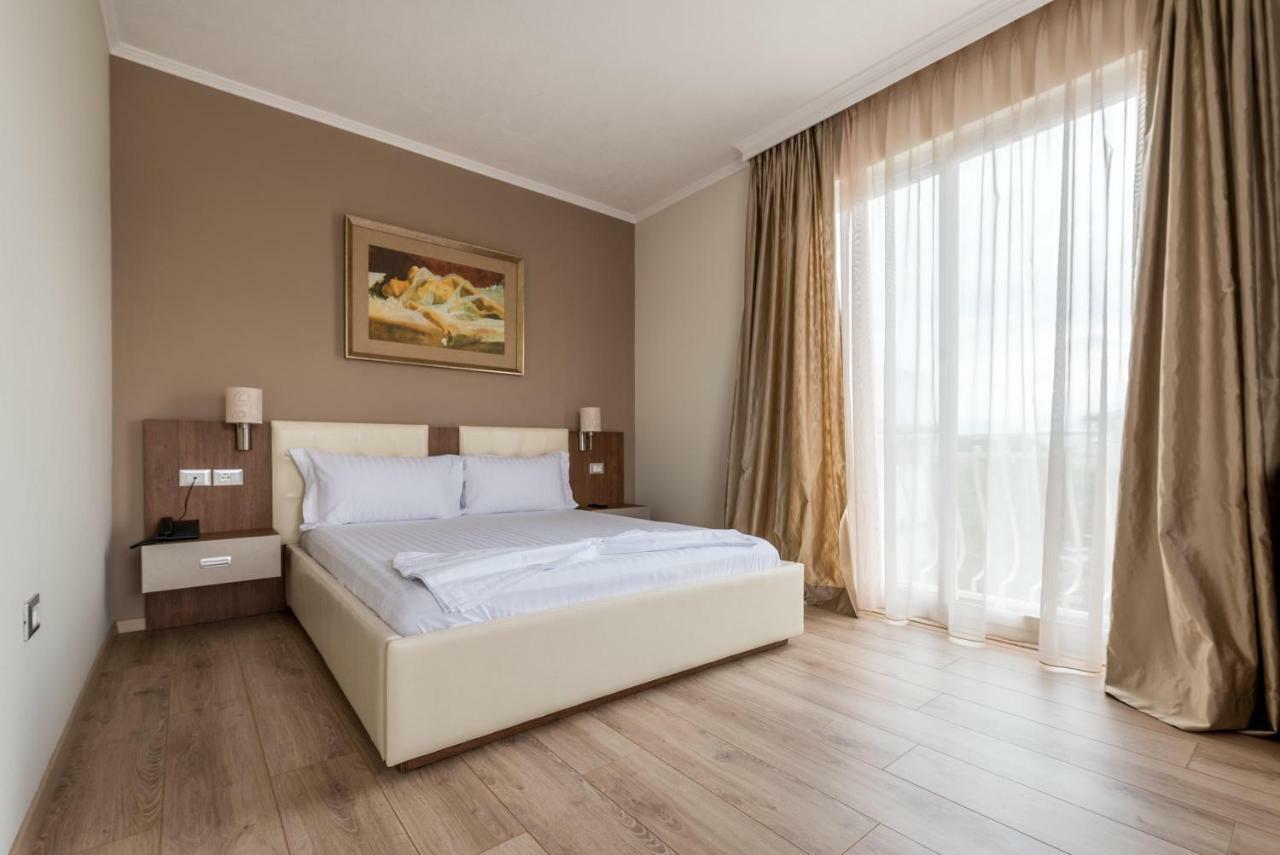 Keit Hotel Tirana Exterior foto